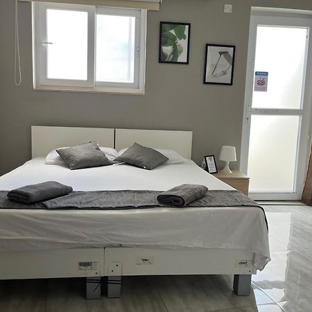 F5 Room 1, Private Double Room With Private Bathroom And Balcony In Shared Flat Msida Luaran gambar