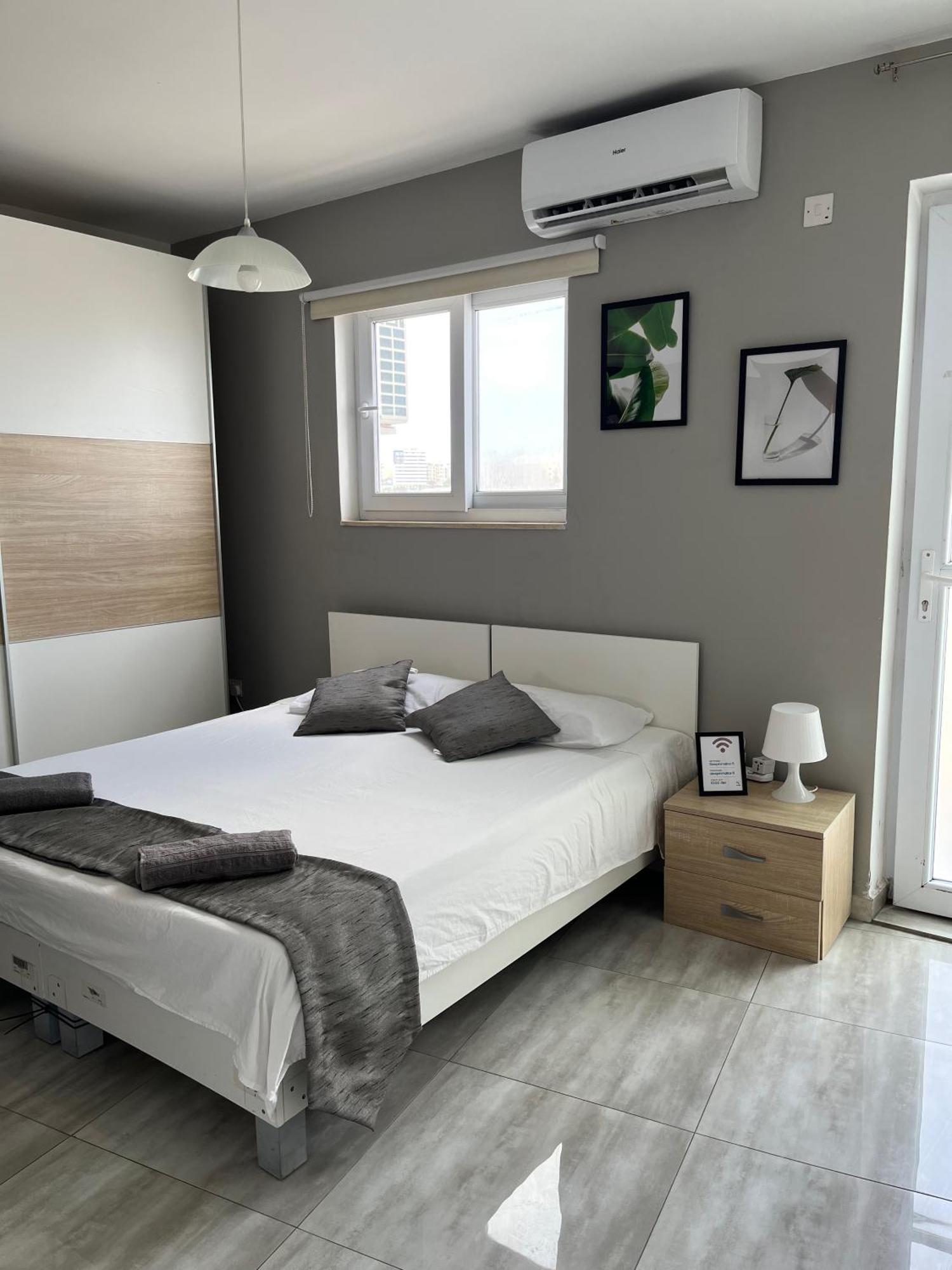 F5 Room 1, Private Double Room With Private Bathroom And Balcony In Shared Flat Msida Luaran gambar