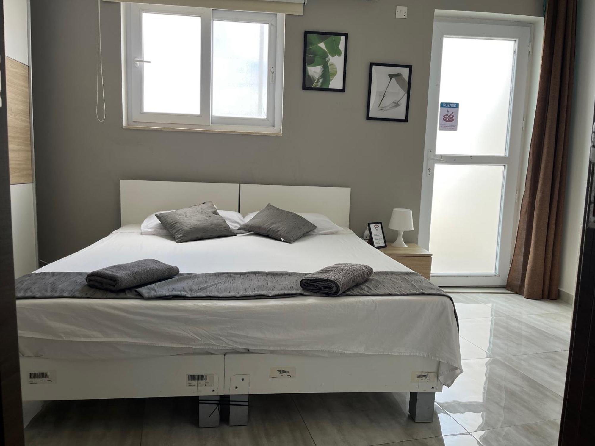 F5 Room 1, Private Double Room With Private Bathroom And Balcony In Shared Flat Msida Luaran gambar